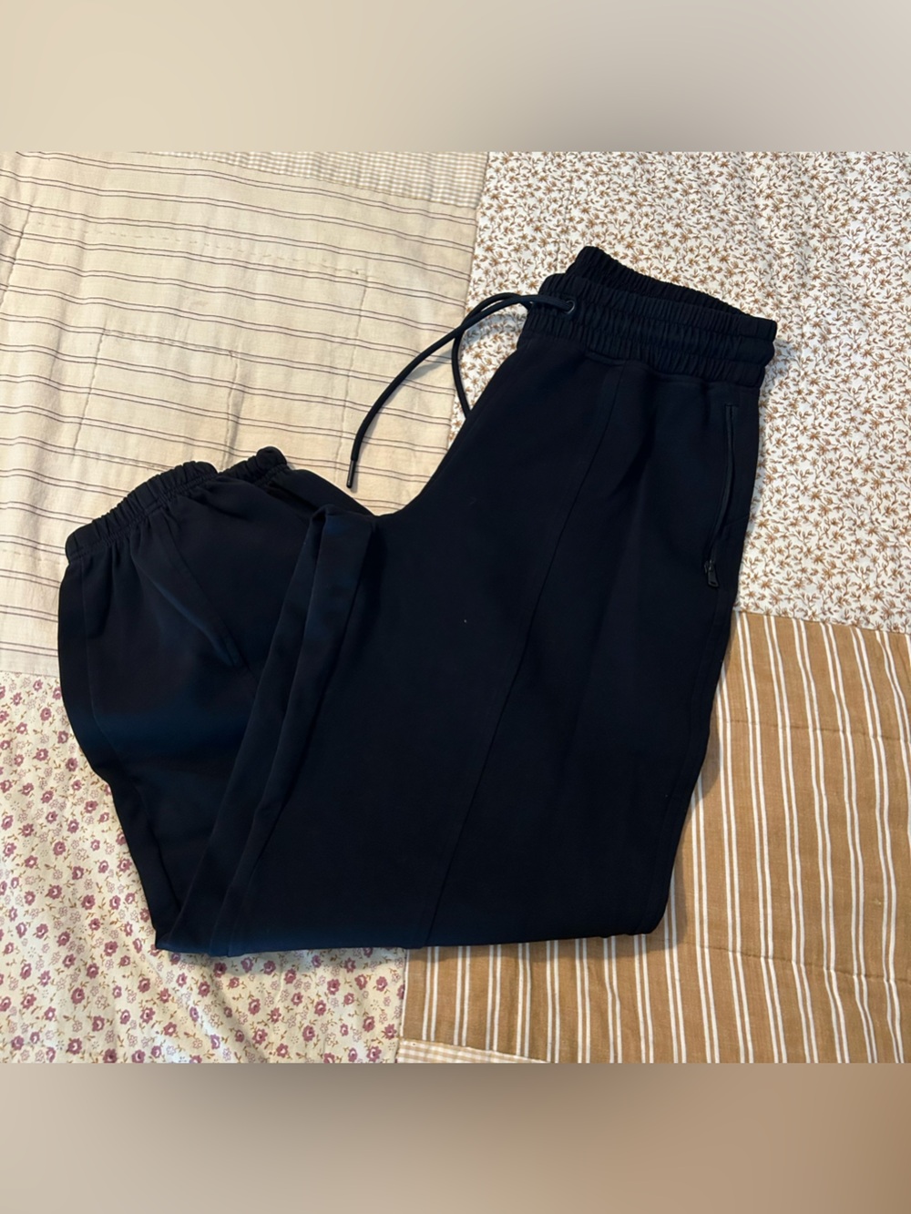 Women’s old navy active high rise black joggers size xs